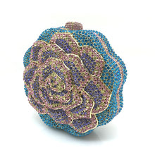 Charger l&#39;image dans la galerie, Pochette de Mariage N°5 - La Fleur - en cristal à personnaliser à vos couleurs
