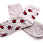 Les gants de cérémonie se portent-ils encore, et dans quels cas ?