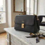 Offrir un sac personnalisé : gravure, initiales et délais
