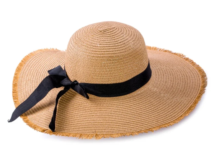 Bibi ou chapeau de cérémonie : le choix selon la coiffure et l’heure